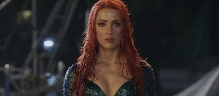 Эмилия Кларк взамен Эмбер Хёрд стала Мерой из «Аквамена» на новом постере от BossLogic