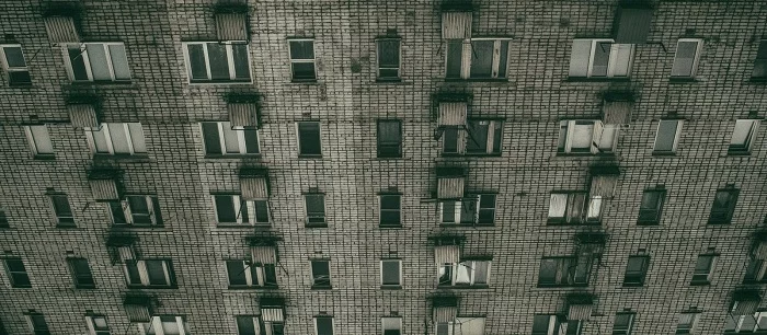 Фотографии PlayStation 5 из «убитой» квартиры стали главным мемом рунета