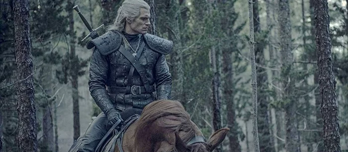 Красавец Генри и его новая лошадь. Появились свежие фото со съёмок второго сезона «Ведьмака»