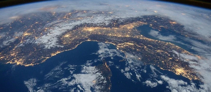 Не забудьте шапочку из фольги: в Steam вышел симулятор плоской Земли