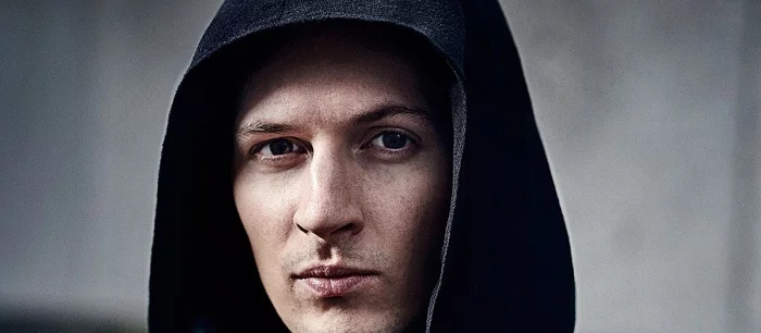 «Невероятно громоздкая железяка». Павел Дуров раскритиковал iPhone 12 Pro