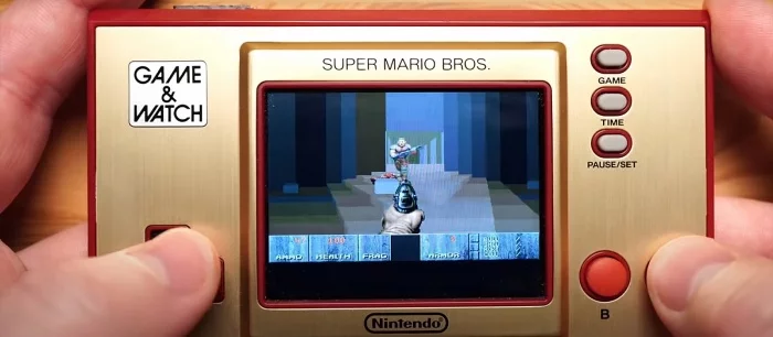 Новейшую карманную ретроконсоль от Nintendo взломали и запустили на ней Doom