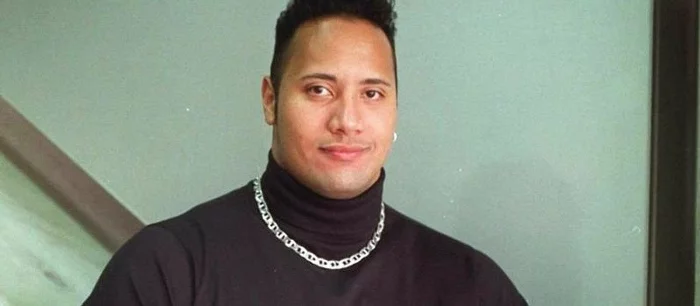 Огромный надувной Дуэйн Джонсон из 90-х пролетел над Нью-Йорком. Скала остался в восторге