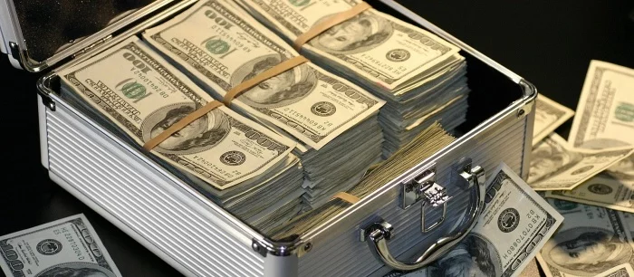 Причуды богатых: саудовский принц купил японскую компанию. Она создала несколько культовых серий