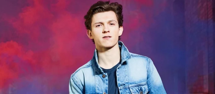 Режиссеры «Мстителей» показали фотографии нового фильма с Томом Холландом, которого почти не узнать