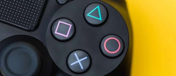 Sony подарила PS5 человеку, который первым в мире купил PlayStation 4 (фото)