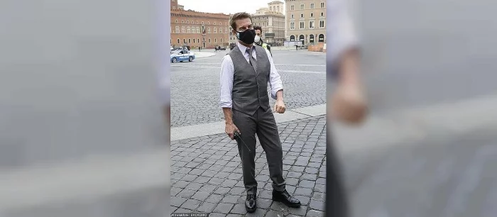 Том Круз носит сразу две маски на съёмках «Миссия невыполнима 7» (фото)