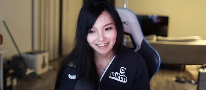 Девушка попыталась доказать зрителям Twitch, что у нее есть парень. Бойфренд ее жестоко затроллил