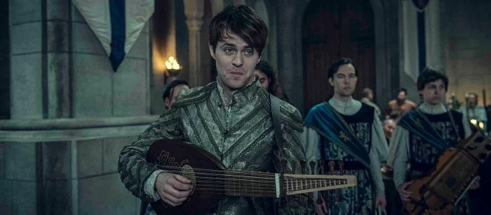 Фанаты замерли в ожидании: бард Лютик сочиняет новых хит на фотографиях сериала «Ведьмак»