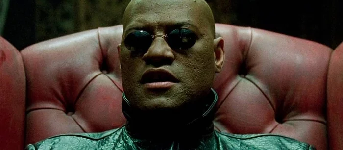 Красная или синяя: свежая игра из Steam позволяет выбрать между реальностью и виртуальным миром