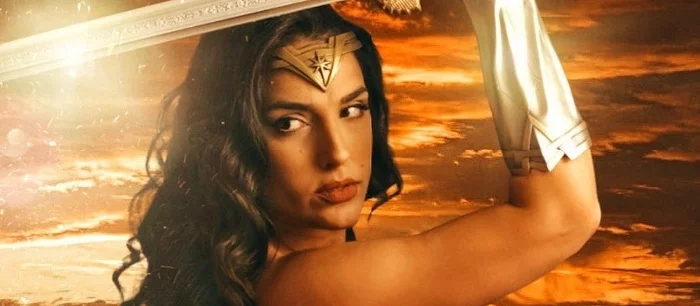 Похожая на Галь Гадот косплеерша перевоплотилась в «Чудо-женщину» (фото)