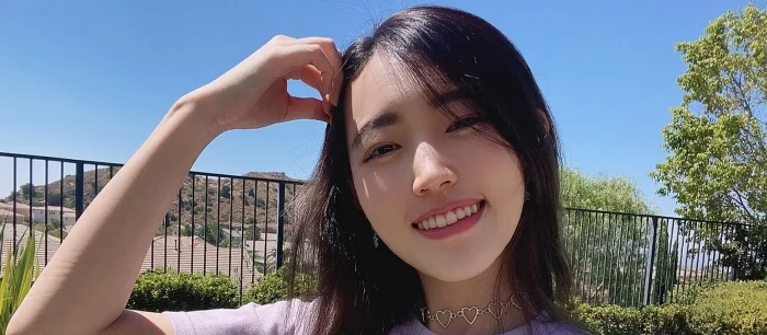 Стримерша осудила мужчин на Twitch, которые донатят ей и надеются на разговор — видео