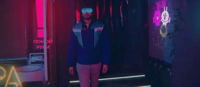 Фанаты показали Казань в стиле Cyberpunk 2077 с отсылкой к «Назад в будущее». Сможете её найти?