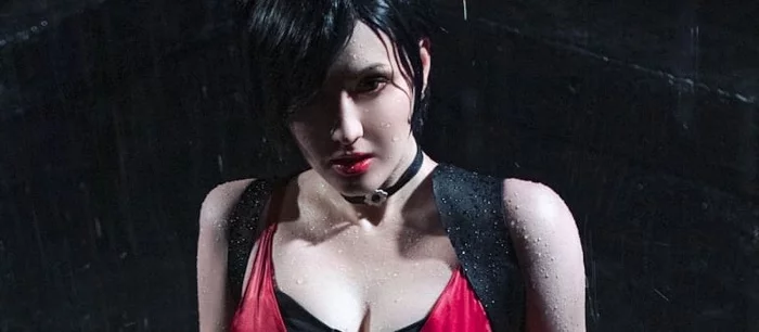 Российская модель надела короткое платье, взяла в руки пистолет и перевоплотилась в сексуальную Аду Вонг (фото)