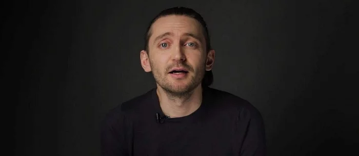 Актеры озвучки выпустили новое видео, в котором говорят киношными голосами. На этот раз они едут на свадьбу