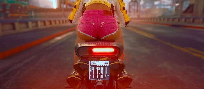 В Cyberpunk 2077 появились короткие шорты и сексуальные куртки