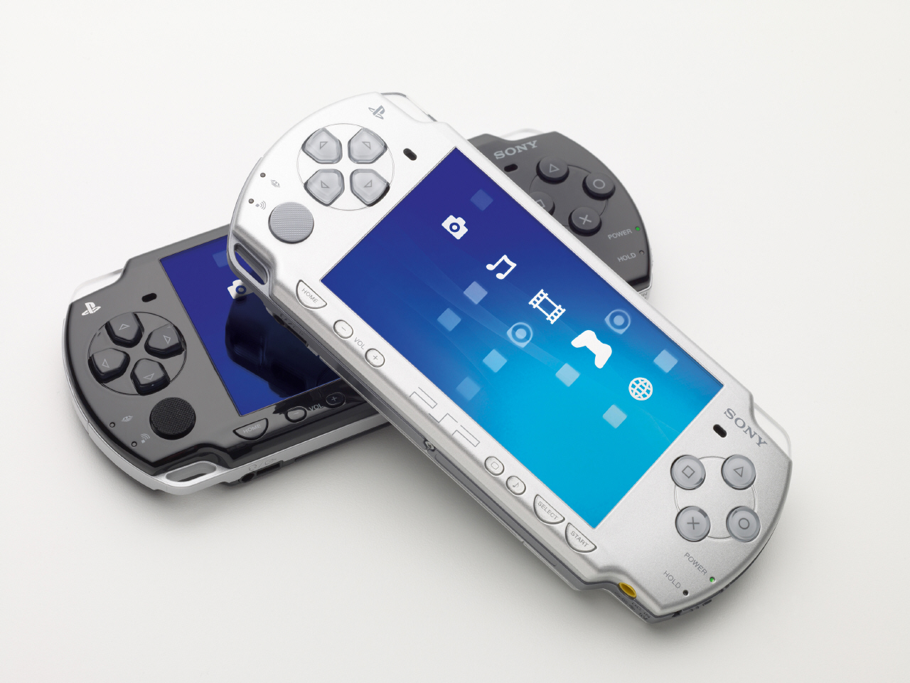 Почему игровая приставка. Sony PLAYSTATION Portable Slim & Lite PSP-3000. Sony PLAYSTATION Portable Slim & Lite. PSP 1000 Slim. PLAYSTATION Portable 2000 (Slim and Lite).