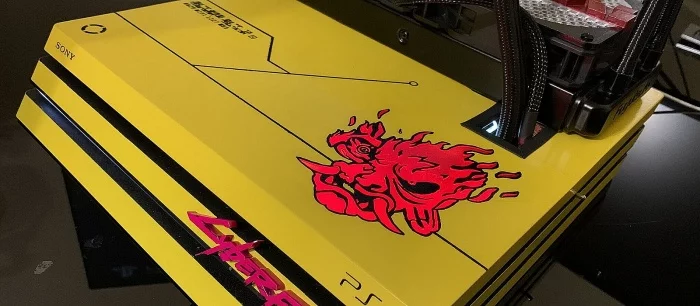 Фанат показал PS4 Pro в стиле Cyberpunk 2077 с жидкостным охлаждением и пробился в топ Reddit