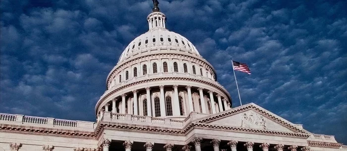 «По крайней мере, вы не кот». Соцсети рассмешил американский конгрессмен, которому не повезло с мессенджером