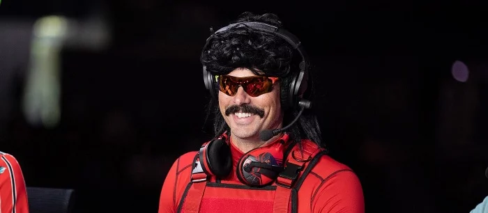 «Купи себе сливок для кофе» — популярный стример высмеял зрителя, который задонатил слишком мало денег