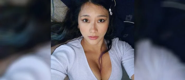 На Twitch-стримершу напал мужчина. Он угрожал избить азиатскую девушку и ее друга прямо на улице (видео)