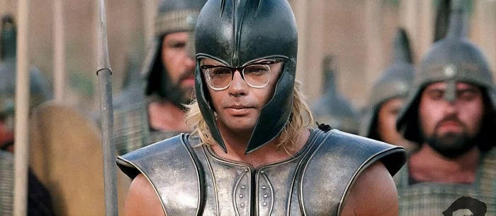 Портман, Робби, Джокер и Чужой попали в советские фильмы — это работы художника из Казани