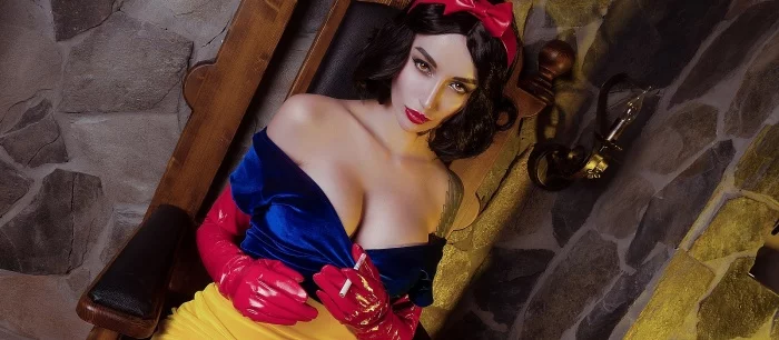 Самый яркий косплей недели: пышногрудая Белоснежка, грозная Чудо-женщина и точная копия Мэрилин Монро