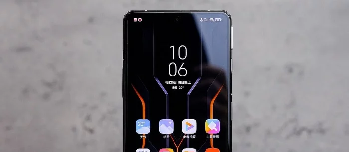 Представлен первый игровой смартфон Redmi. Брюс Ли одобряет