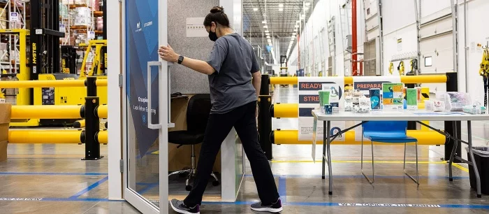 Amazon предложит складским рабочим будки для релаксации