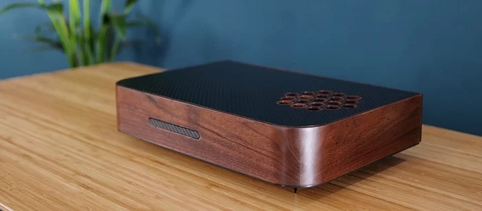 Энтузиаст создал шикарную PS5 из дерева (видео)