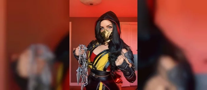 Красивая косплеерша показала, что если бы Скорпион из Mortal Kombat 11 был девушкой