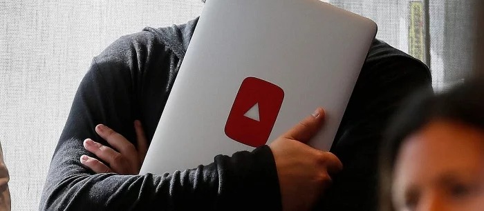 Роскомнадзор пригрозил замедлить YouTube и дал Google сутки на удаление запрещённого контента