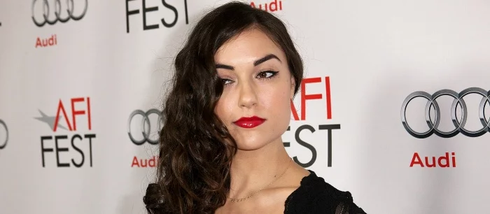 Саша Грей случайно показала «пошлое» фото на Twitch-стриме. Оказалось, что это тонкий троллинг от фанатов