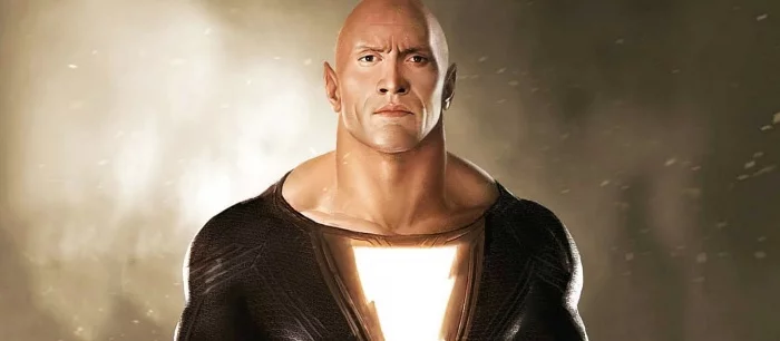 Скала засветил немножко костюма Черного Адама. Но чтобы увидеть его, придется приглядеться