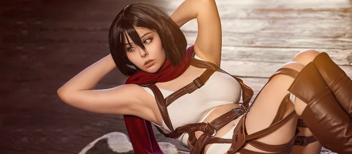 Горячий косплей Микасы Аккерман из «Атаки на титанов» показала девушка из Санкт-Петербурга