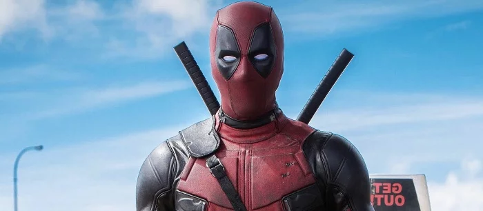 Художник перенес Дэдпула, Дейенерис Таргариен и других киногероев на знаменитые картины