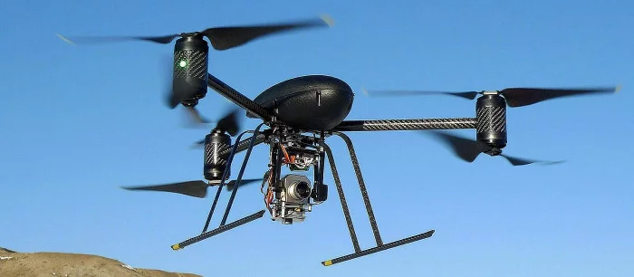 Киберпанк, который мы заслужили. В Малайзии полицейские дроны с высоты измеряют температуру людям