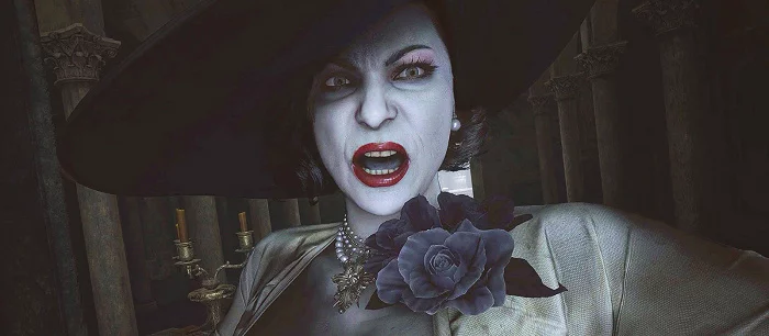 Россиянка увеличила свой рост до 230 см и закосплеила леди Димитреску из RE Village. Без ходулей не обошлось