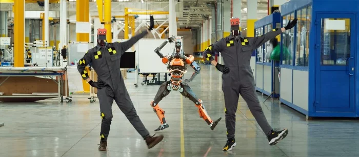 «Смотрел три раза» — видео с российскими танцующими роботами и смешными отсылками взорвало интернет