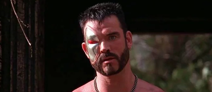 Создатель Mortal Kombat внезапно нашел у себя в подвале нож Кано. Оказалось, он очень редкий