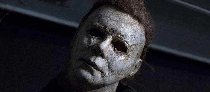 Вышел трейлер слэшера «Хэллоуин убивает», в котором показали, как Майкл Майерс расправляется с жертвами
