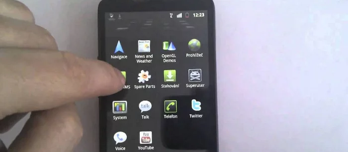 Google оставит некоторые версии Android без почты и YouTube