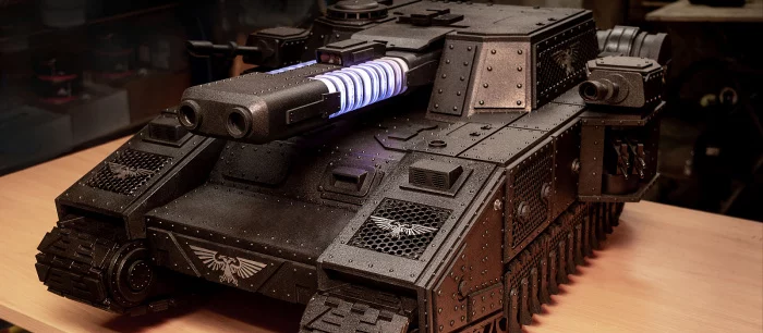 Пользователь построил корпус ПК в виде танка из Warhammer 40,000 и взорвал Reddit