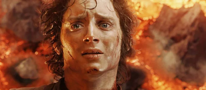 Появилась реакция Элайджи Вуда на перенос съемок сериала «Властелин колец» из Новой Зеландии в Великобританию