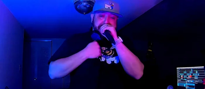 Twitch-стример разрыдался на трансляции после «судьбоносного» доната в 10 тысяч долларов