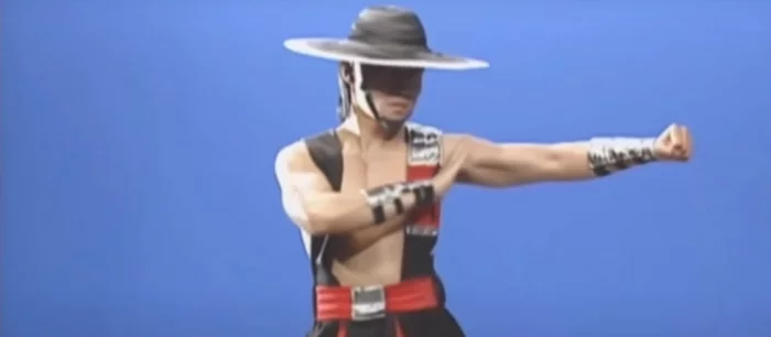 Кун Лао из культовой Mortal Kombat 3 показал свои удары спустя 26 лет. За это время актер почти не изменился