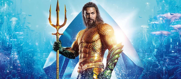 Появилось фото нового костюма Аквамена — его показал режиссёр