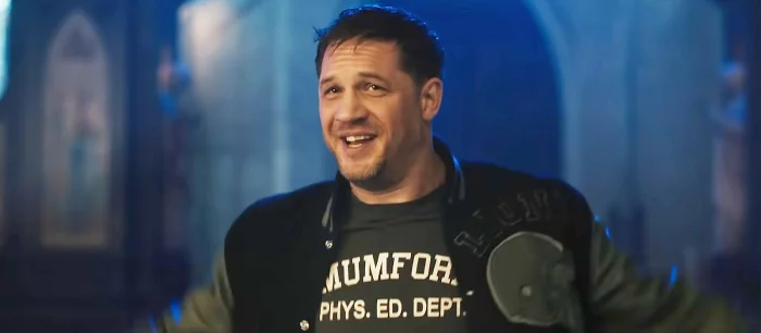 В сеть попал забавный кадр с Томом Харди из «Венома 2»