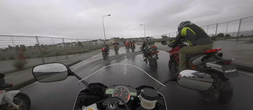 «Это реальность или игра?!». Ролик из симулятора гонок на мотоциклах на PS5 смутил тысячи игроков