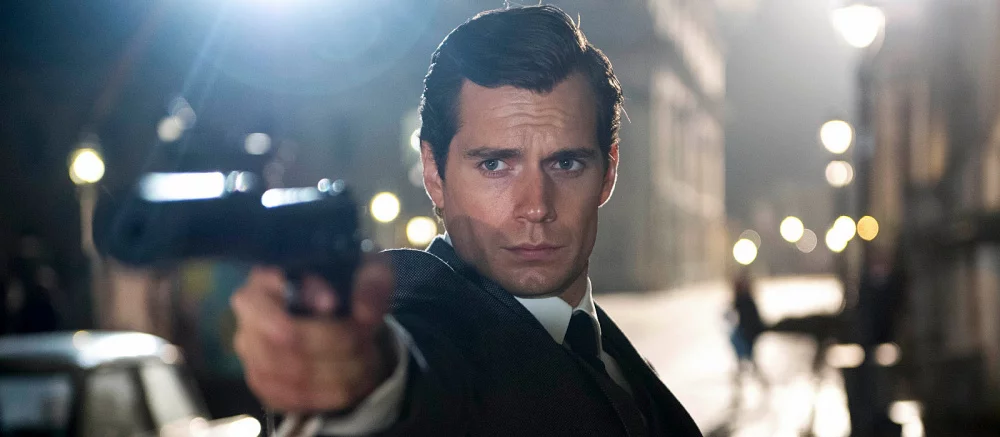 Нейросеть показала, как Генри Кавилл может выглядеть в роли Джеймса Бонда